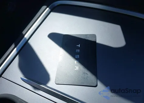 2024 Tesla Model Y Long Range Dual Motor All-Wheel Drive из США, поврежденный, VIN 7SAYGDEE5RF016223